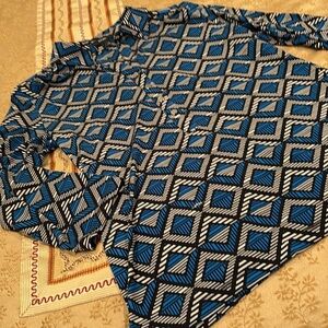 Alfani Geometric Blue Black 3/4 Sleeve Top, polyester blend, great condition , M